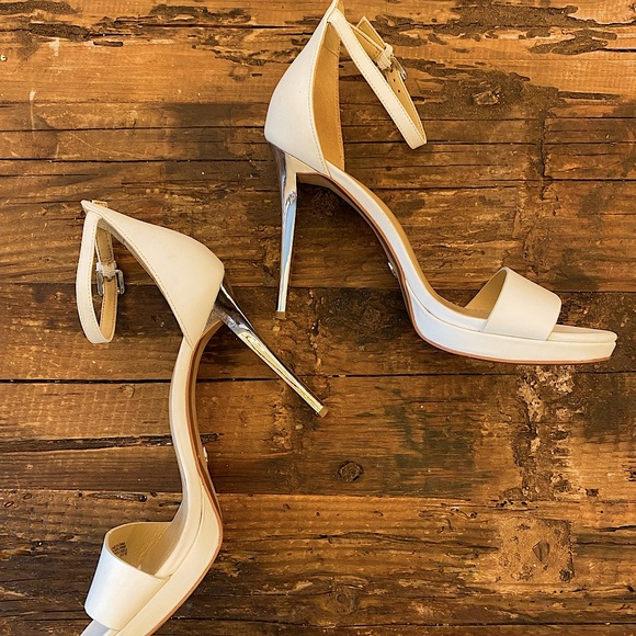 Michael Kors size 7.5 Heels - Picture 1 of 5